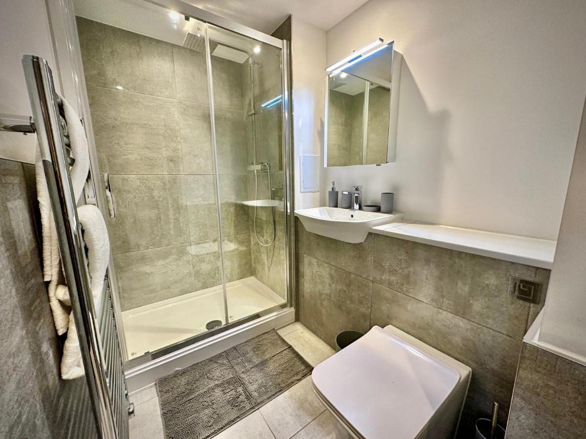 Serviced Apartments Nailsea Bagian luar foto